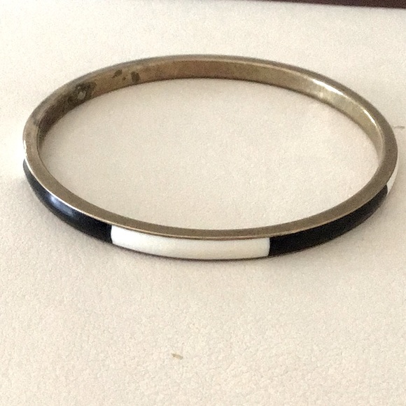 Vtg Mod Black & White Bone Inlay & Brass Metal Bangle .2”Width 8” Inside - Picture 1 of 1